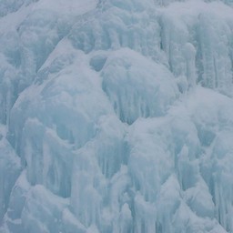 北海道・支笏湖氷濤まつり
