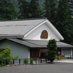 青梅市・櫛かんざし美術館