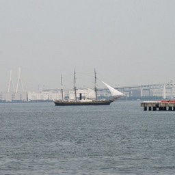 横浜市・横浜港・帆船