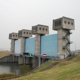 東京都赤羽・荒川沿い