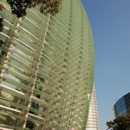 東京都六本木・国立新美術館