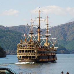 神奈川県・芦ノ湖・海賊船