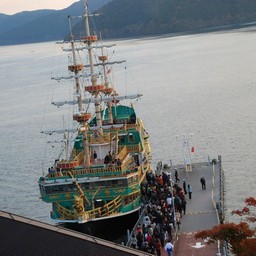 神奈川県・芦ノ湖・海賊船