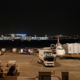 羽田空港の夜