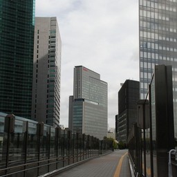 東京都・汐留・ビル街