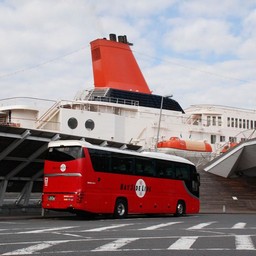 横浜市・横浜港大さん橋・にっぽん丸