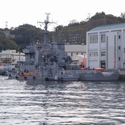 横須賀市・横須賀軍港めぐり