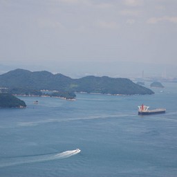 香川県坂出市与島町・瀬戸大橋