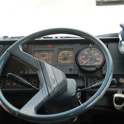 バス運転席